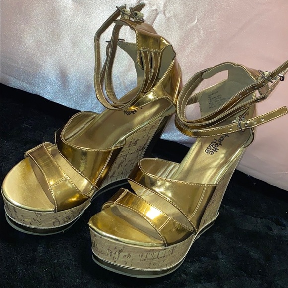 Brown and gold wedges - Picture 4 of 4